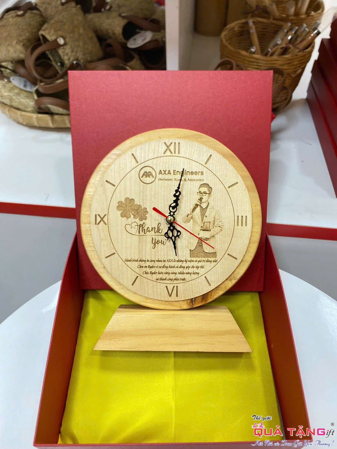 đồng hồ khắc laser