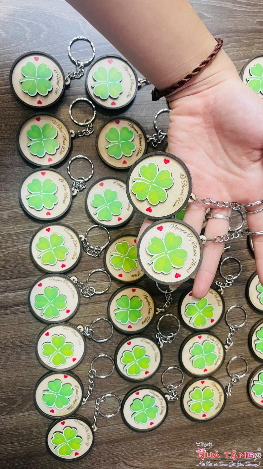 móc khóa gỗ may mắn cỏ bốn lá (14)