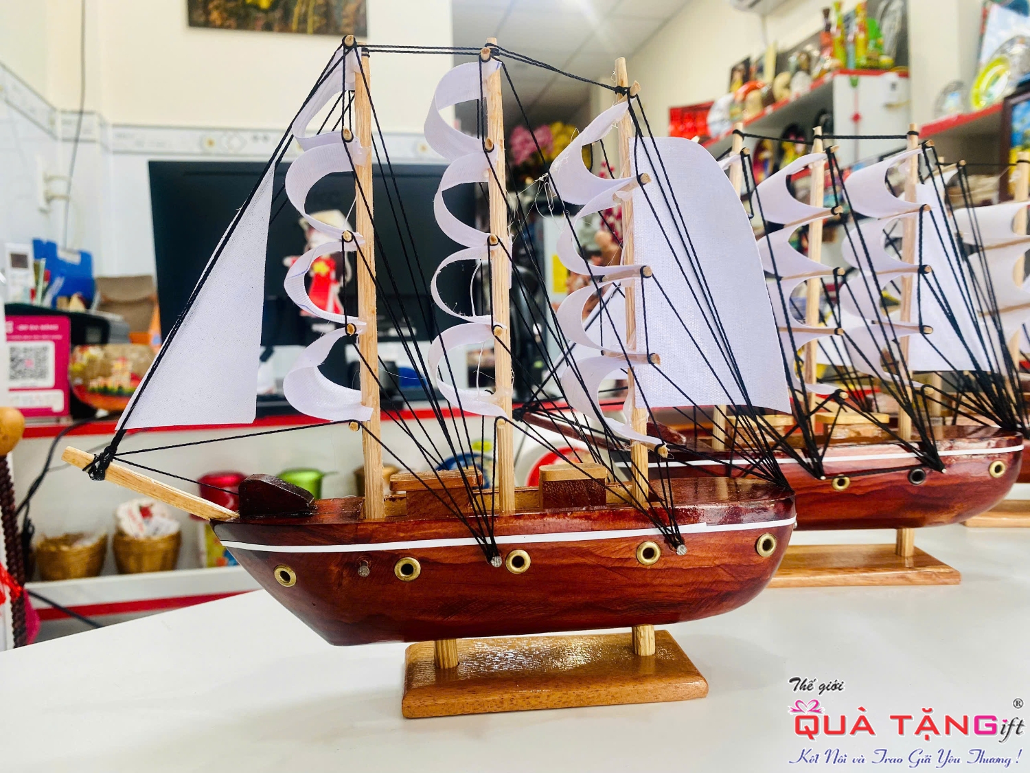 thuyền buồm thuận buồm xuôi gió (4)