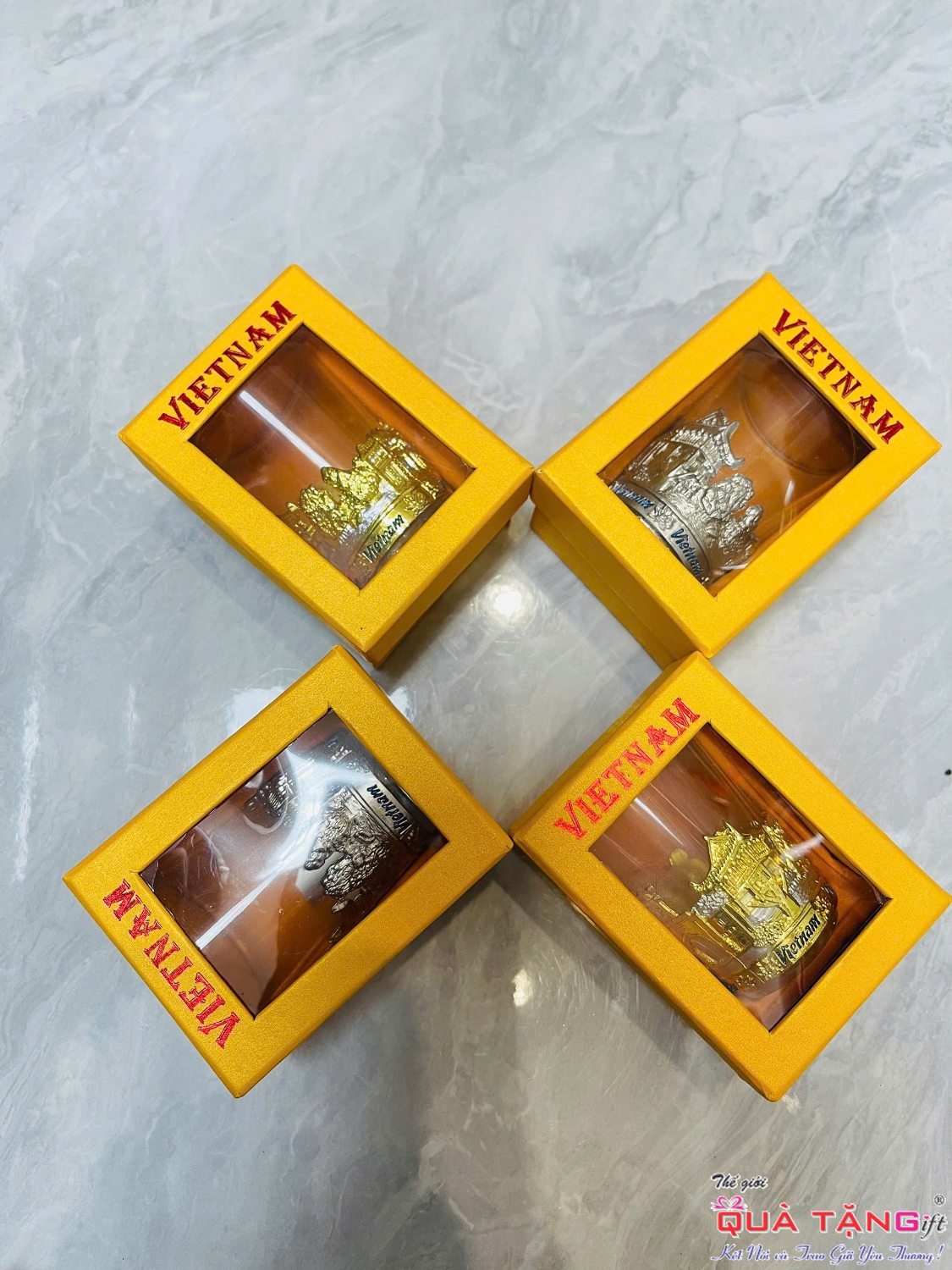ly thủy tinh lưu niệm (1)